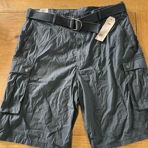 Levi's w/tags Snap Cargo shorts sz 40 in gray